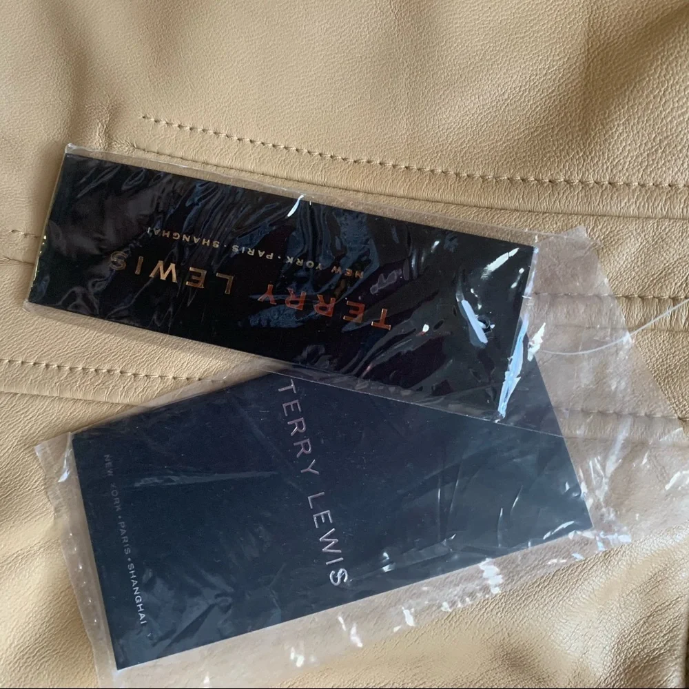 Terry Lewis Classic Luxuries 31 fit has
